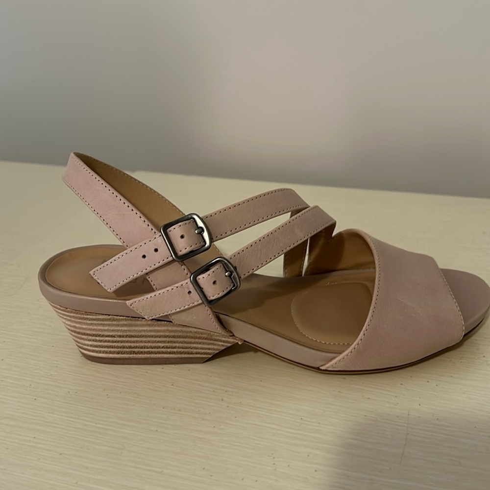 Naturalizer Tan Wedge Sandals with Adjustable Straps Size 7W NIB